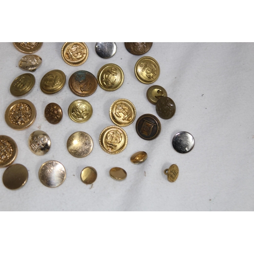 830 - BOX OF MILITARY BUTTONS AND BUCKLES