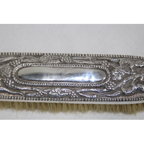 1090 - LIZARD EMBOSSED SILVER TOPPED BRUSH - LONDON 1885