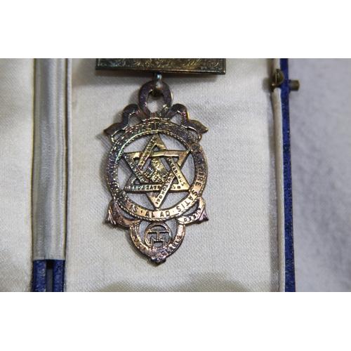 1092 - CASED SILVER MASONIC MEDAL - BIRMINGHAM 1939