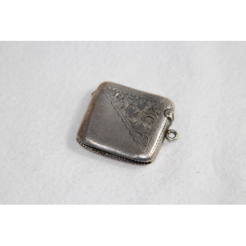 1101 - DEMI BRIGHTCUT SILVER VESTA CASE - BIRMINGHAM 1907 - INSCRIPTION FREE - 21G