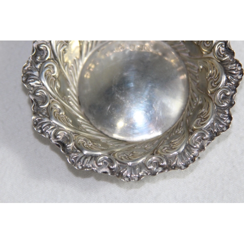 1123 - VICTORIAN SILVER BOWL - LONDON 1898 - 23G