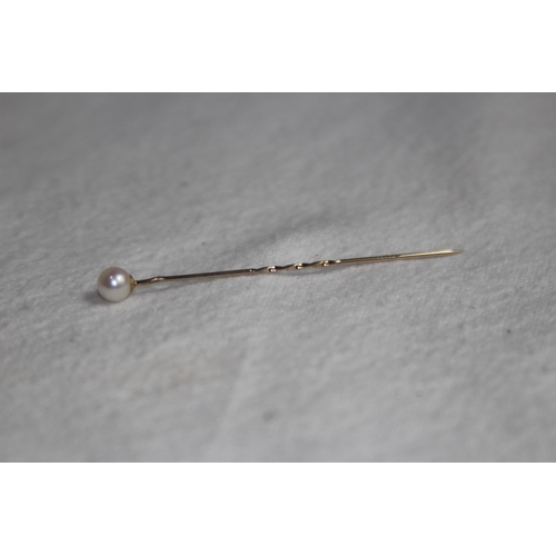 1189 - 9CT GOLD PEARL SET STICK PIN