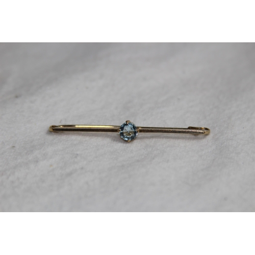 1193 - 9CT GOLD AQUAMARINE BROOCH - 2.3G