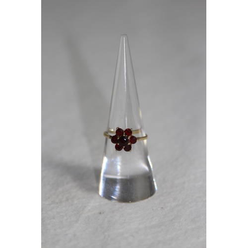 1200 - 9CT GOLD GARNET CLUSTER RING - 1.65G - SIZE L