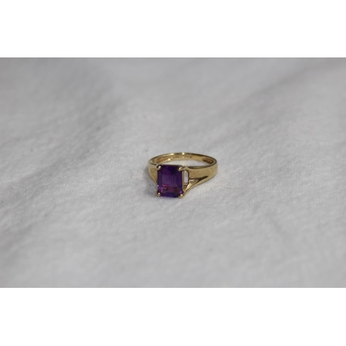 1215 - 9CT GOLD CUSHION CUT SOLITAIRE AMETHYST RING - 2.85G - SIZE O 1/2