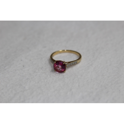 1229 - 9CT GOLD PINK SAPPHIRE WITH DIAMOND SET SHOULDERS - 2.12G - BOXED