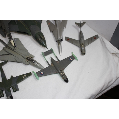 697 - QUANTITY OF AIRFIX MODEL PLANES
78 X 65CM