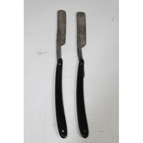 955 - 2 X VINTAGE CUT THROAT RAZORS