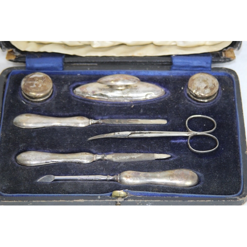 1136 - VINTAGE CASED SILVER MANICURE SET