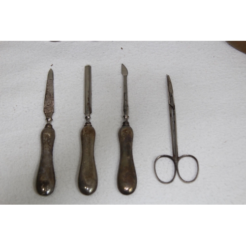 1136 - VINTAGE CASED SILVER MANICURE SET