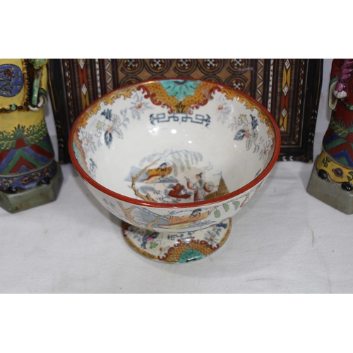 377 - QUANTITY OF ORIENTAL CHINA
37CM