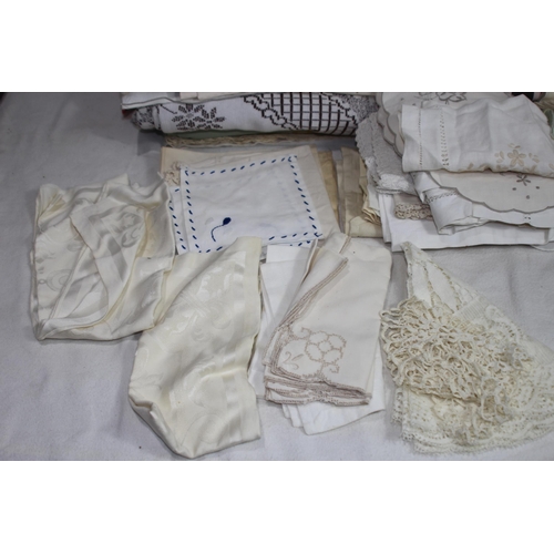 618 - QUANTITY OF LINEN