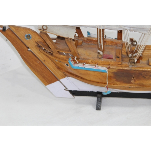 622 - WOODEN MODEL OF A SAILING SHIP
56 X 43CM