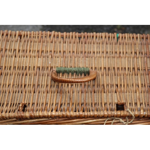 629 - WICKER PICNIC BASKET AND WICKER BASKET
44 X 32 X 30CM