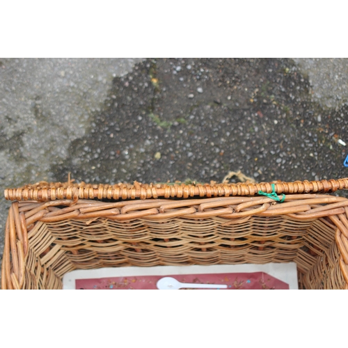 629 - WICKER PICNIC BASKET AND WICKER BASKET
44 X 32 X 30CM