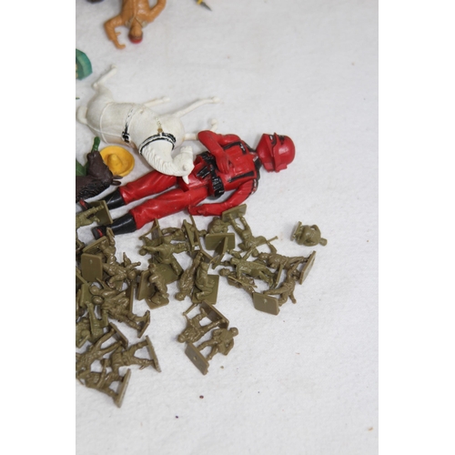 703 - QUANTITY OF VINTAGE TEMPO FIGURES & HORSES etc