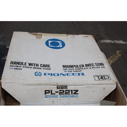 794 - PIONEER PL 22IZ TURNTABLE IN BOX