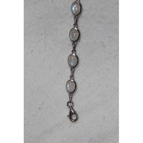 1008 - SILVER AND MOONSTONE NECKLACE AND BRACELET SET