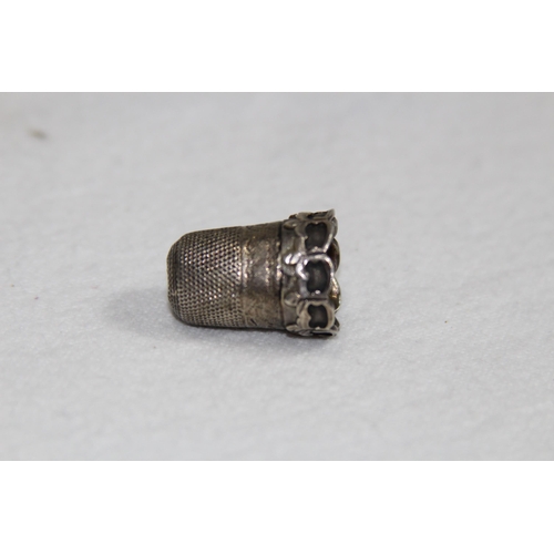 1014 - CHARLES HORNER SILVER THIMBLE - CHESTER 1903 AND ONE OTHER