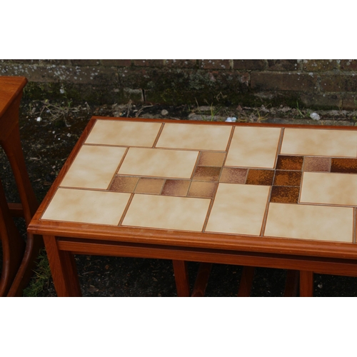 13 - RETRO TILED TOPPED COFFEE TABLE AND TILE TOPPED NEST OF TABLES 
46 X 38 X 88CM