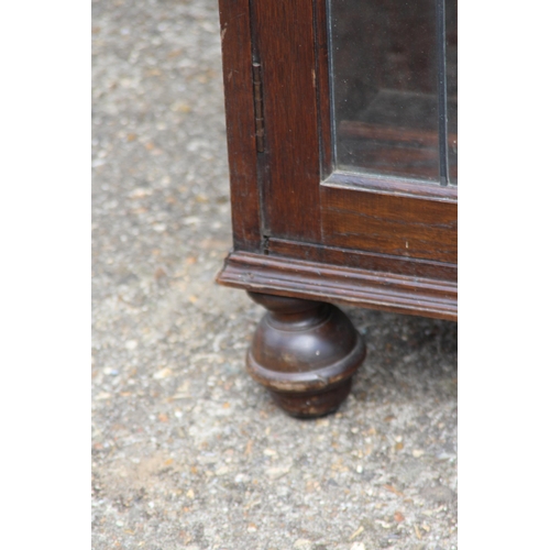 3 - VINTAGE OAK LEAD GLAZED BOOKCASE
88 x 28 x 121cm