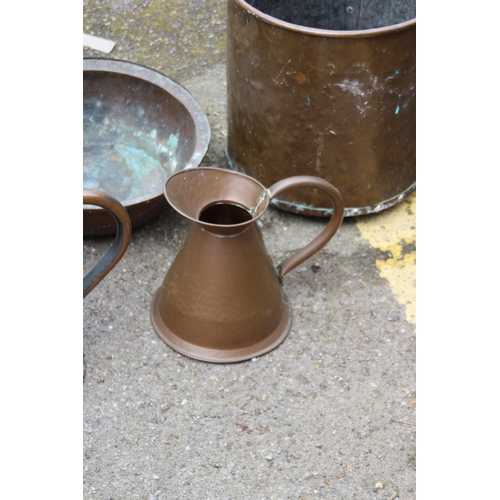 633 - QUANTITY OF COPPERWARE  x5
35 X 35CM