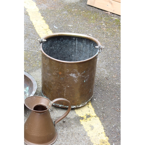 633 - QUANTITY OF COPPERWARE  x5
35 X 35CM