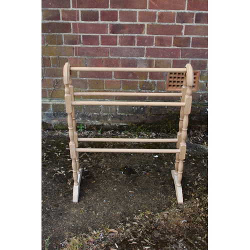 65 - VINTAGE PINE TRUNK TOWEL RAIL & MIRROR
77 X 48 X 60CM