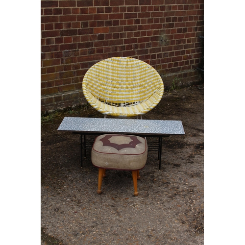 5 - 1950'S BEACH CHAIR, COFFEE TABLE AND FOOTSTOOL
101 X 36 X 35CM