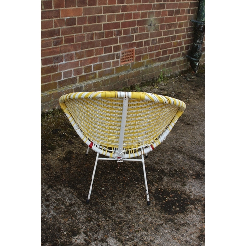 5 - 1950'S BEACH CHAIR, COFFEE TABLE AND FOOTSTOOL
101 X 36 X 35CM