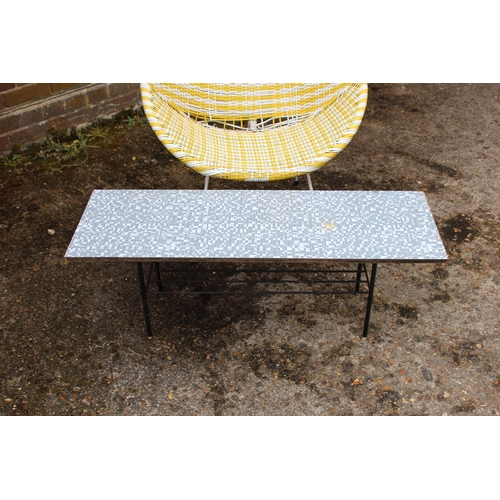 5 - 1950'S BEACH CHAIR, COFFEE TABLE AND FOOTSTOOL
101 X 36 X 35CM