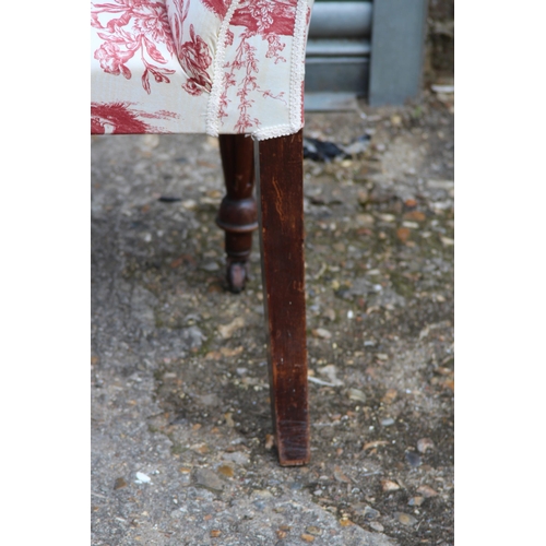 86 - VINTAGE COVERED STOOL 
104 X 70 X 36CM