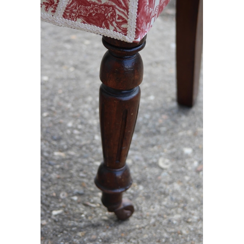 86 - VINTAGE COVERED STOOL 
104 X 70 X 36CM