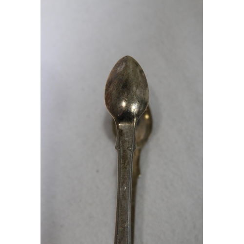 1139 - SILVER SUGAR TONGS - 54G - LONDON 1819 - SOLOMON HOUGHAM SOLOMON ROYES AND JOHN DIX