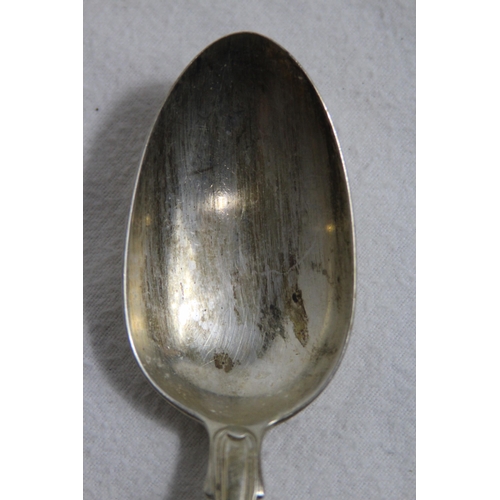 1140 - SILVER SERVING SPOON - 83G - LONDON 1851