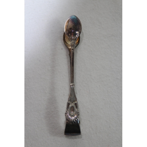 1152 - SILVER SUGAR TONGS - 25G - BIRMINGHAM 1917