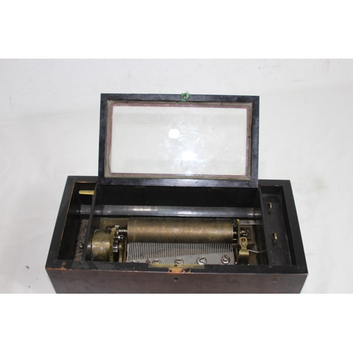 638 - ANTIQUE MUSIC BOX 
35 X 18 X 13CM