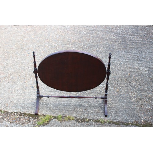 153 - ANTIQUE MIRROR
60 X 65 X 26CM