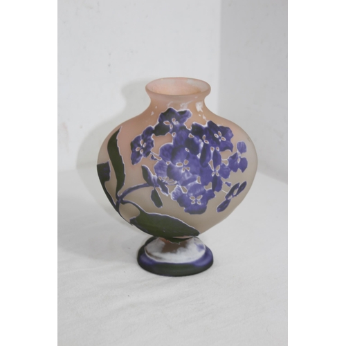 894 - HYDRANGEA VASE SIGNED GALLE
20 X 20CM