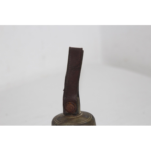 959 - VINTAGE HAND BELL
19CM