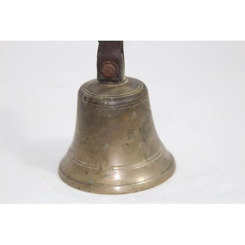 959 - VINTAGE HAND BELL
19CM