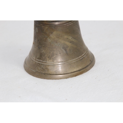 959 - VINTAGE HAND BELL
19CM