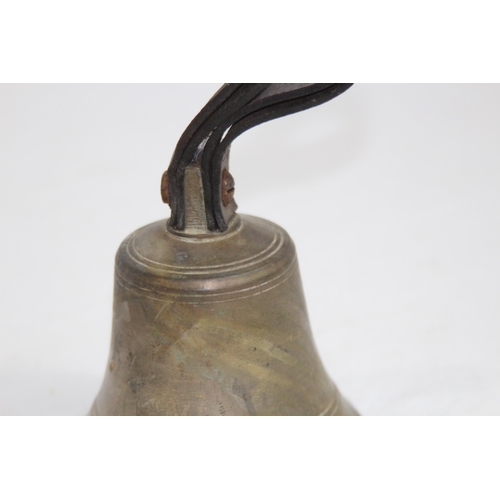 959 - VINTAGE HAND BELL
19CM