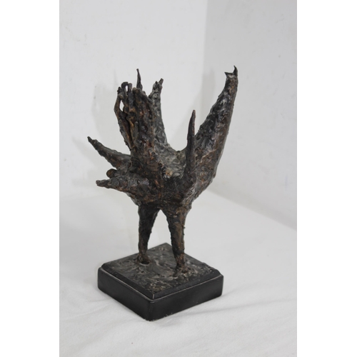 960 - BRONZE SCULTURE 'BIRD 1965 - CHRISTOPHER WREN'
27 X 19CM