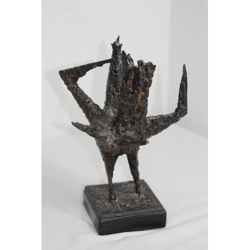 960 - BRONZE SCULTURE 'BIRD 1965 - CHRISTOPHER WREN'
27 X 19CM