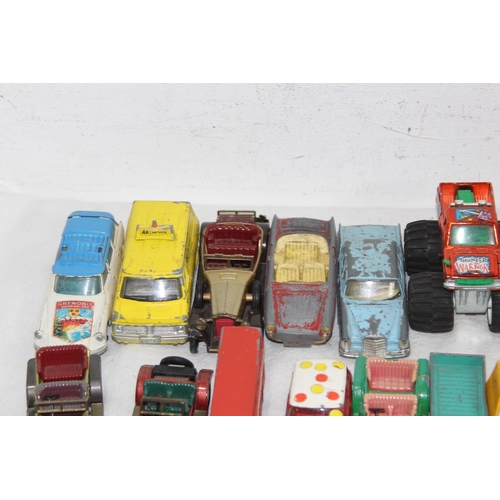 707 - LARGE QUANTITY OF VINTAGE DI CAST INCLUDING DINKY AND CORGI ETC