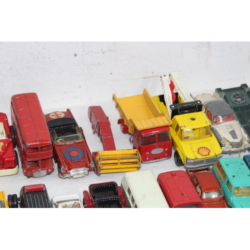 707 - LARGE QUANTITY OF VINTAGE DI CAST INCLUDING DINKY AND CORGI ETC