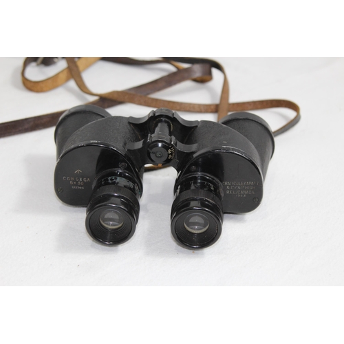 841 - PAIR OF  WW2 MILITARY BINOCULARS  1943