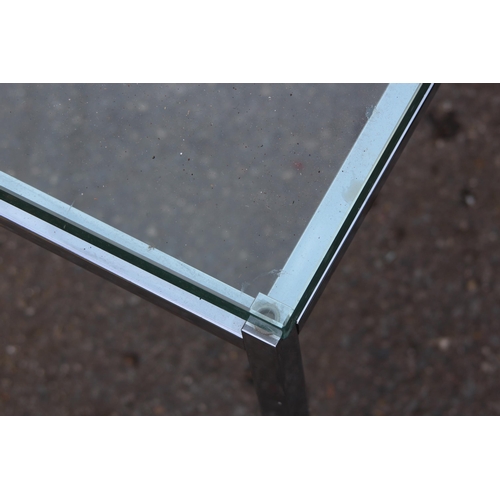 99 - RETRO GLASS COFFEE TABLE - A/F
70 X 70 X 47CM