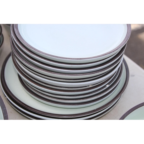 385 - LARGE QUANTITY OF DENBY DINNER SERVICE